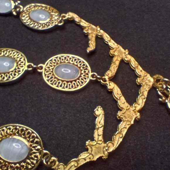 Vintage Gold Tone Statement Necklace - Picture 4 of 12